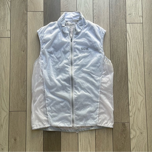 Gore Drive WINDSTOPPER® Vest Mens White - Picture 1 of 8